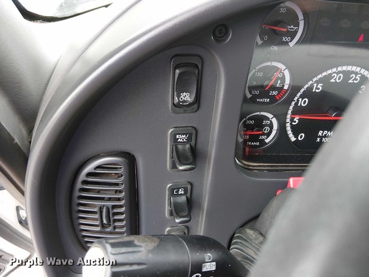 image for item EG1713 2012 Freightliner Business Class M2 box truck