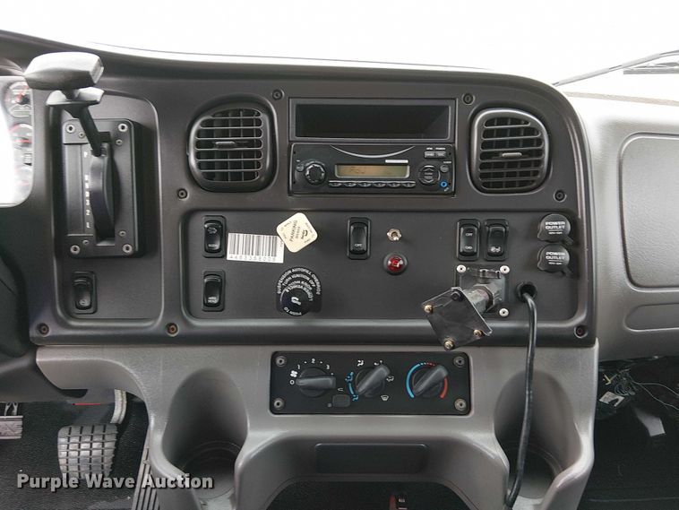 image for item EG1713 2012 Freightliner Business Class M2 box truck