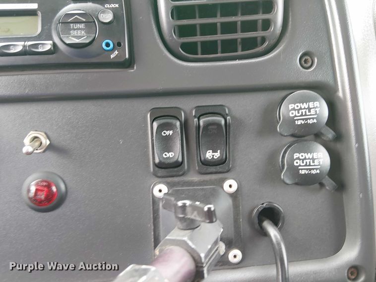 image for item EG1713 2012 Freightliner Business Class M2 box truck