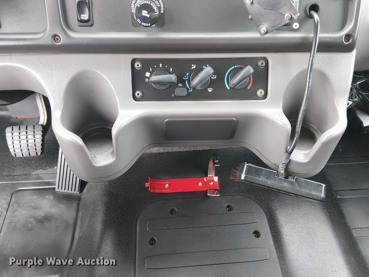 image for item EG1713 2012 Freightliner Business Class M2 box truck