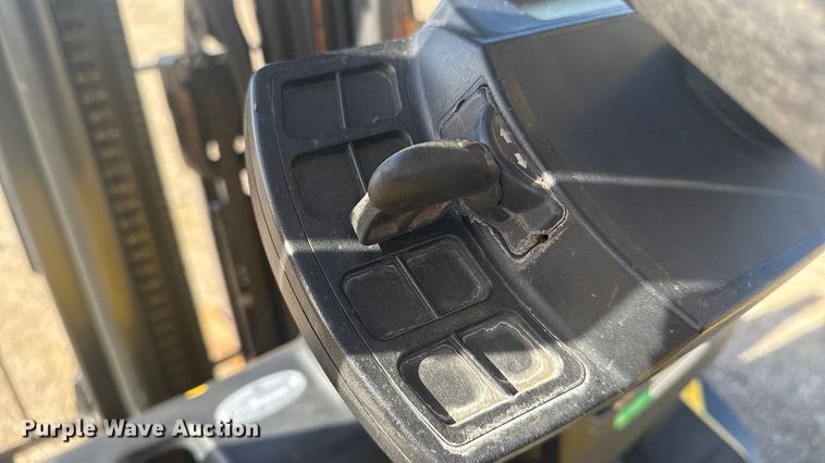 image for item EG1728 2014 Hyster H60FT forklift