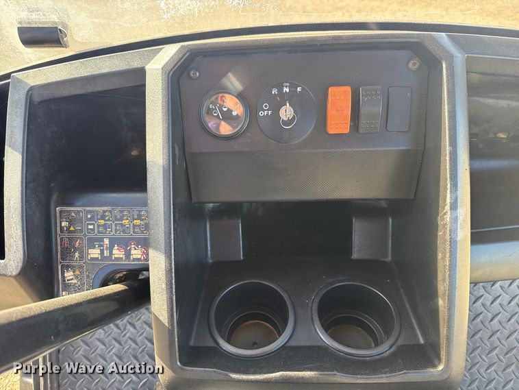 image for item EG1730 Cushman Shaker 800X golf cart