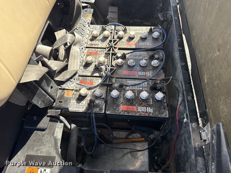 image for item EG1730 Cushman Shaker 800X golf cart