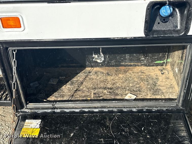 image for item EG1731 2015 Ford F450 Super Duty XL Crew Cab flatbed truck