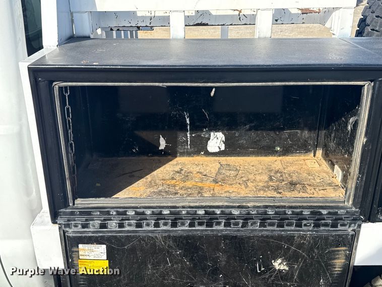 image for item EG1731 2015 Ford F450 Super Duty XL Crew Cab flatbed truck