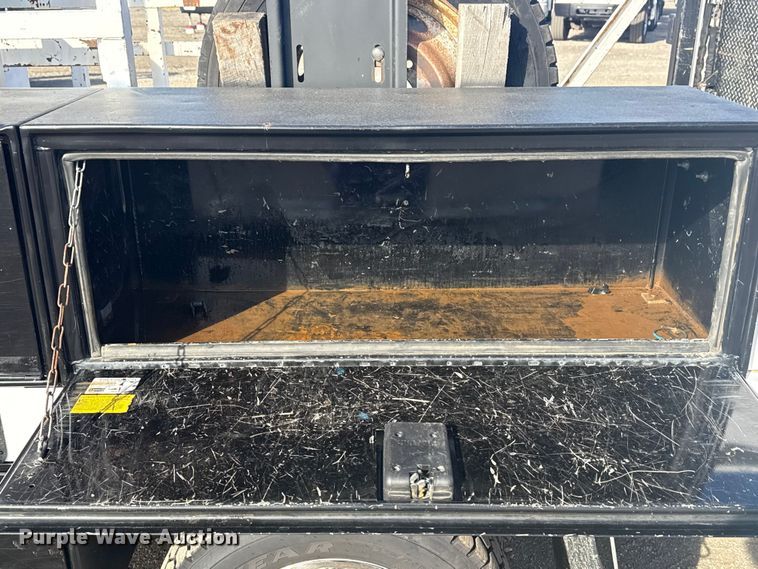 image for item EG1731 2015 Ford F450 Super Duty XL Crew Cab flatbed truck