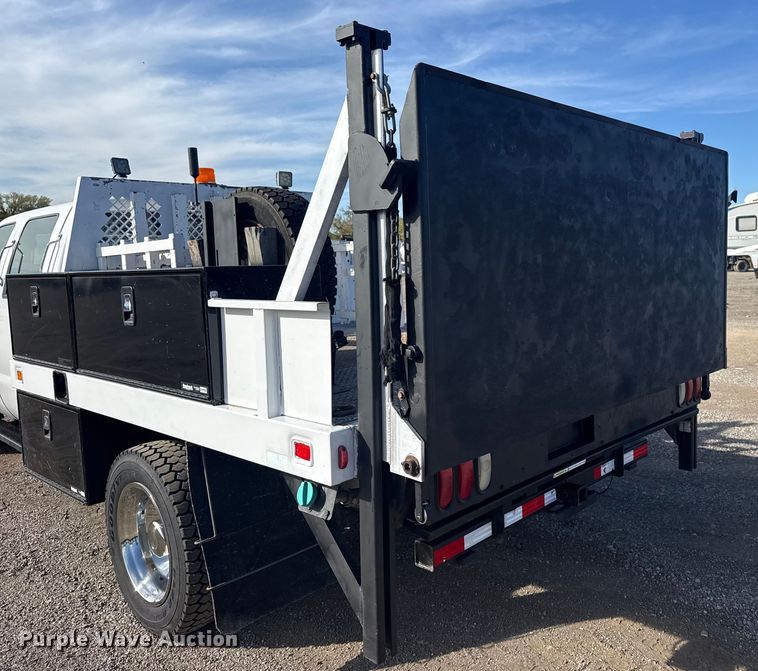image for item EG1731 2015 Ford F450 Super Duty XL Crew Cab flatbed truck