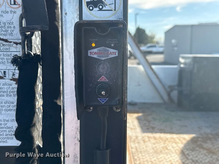 image for item EG1731 2015 Ford F450 Super Duty XL Crew Cab flatbed truck