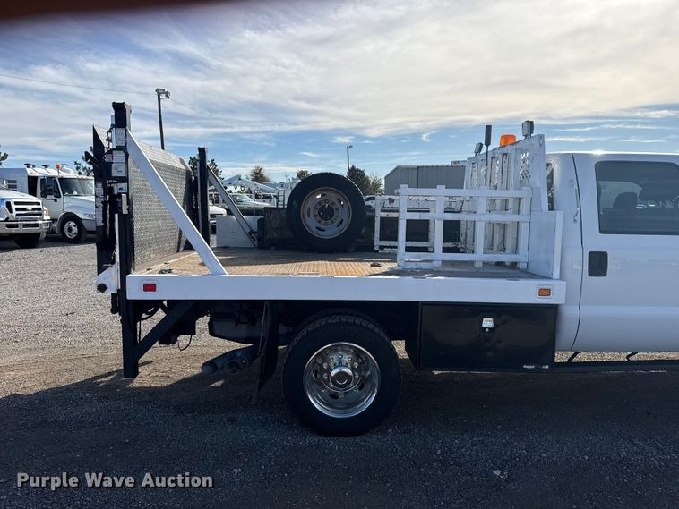 image for item EG1731 2015 Ford F450 Super Duty XL Crew Cab flatbed truck