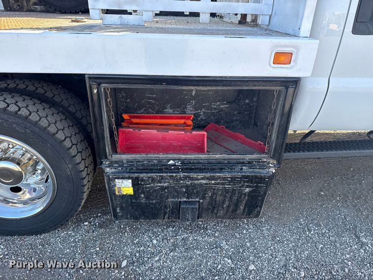 image for item EG1731 2015 Ford F450 Super Duty XL Crew Cab flatbed truck