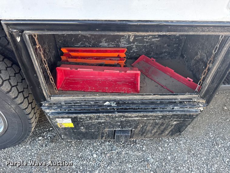 image for item EG1731 2015 Ford F450 Super Duty XL Crew Cab flatbed truck