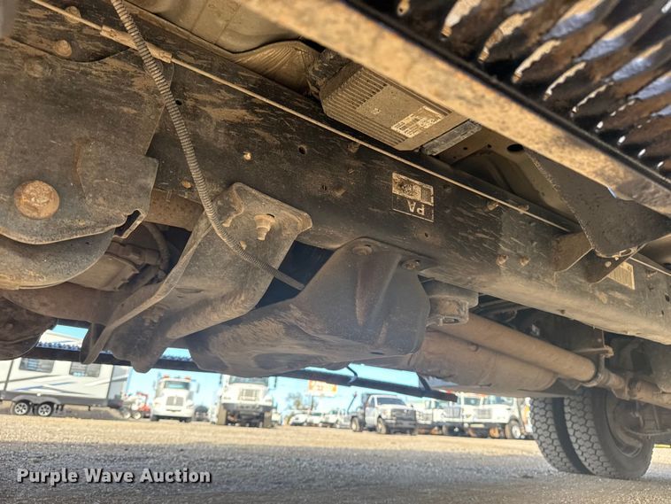 image for item EG1731 2015 Ford F450 Super Duty XL Crew Cab flatbed truck