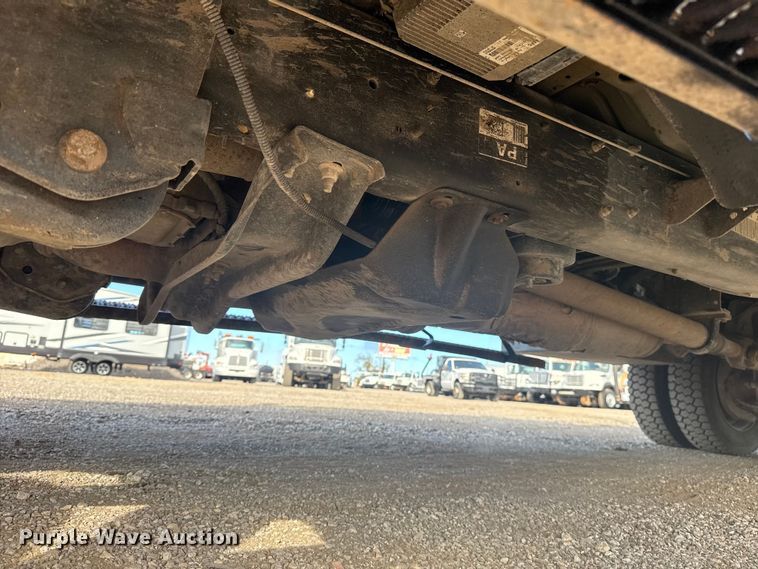 image for item EG1731 2015 Ford F450 Super Duty XL Crew Cab flatbed truck