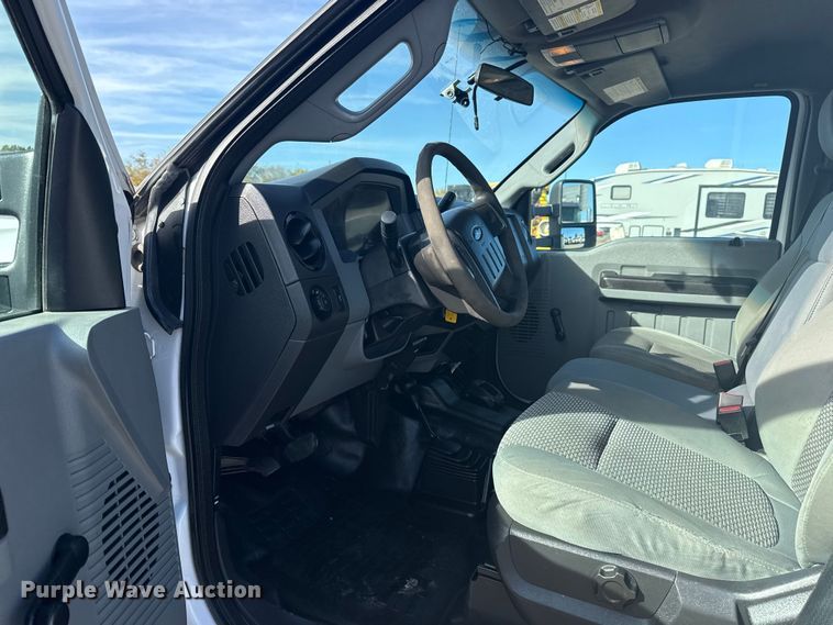 image for item EG1731 2015 Ford F450 Super Duty XL Crew Cab flatbed truck