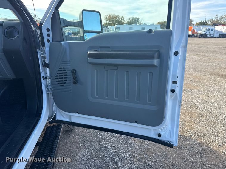 image for item EG1731 2015 Ford F450 Super Duty XL Crew Cab flatbed truck