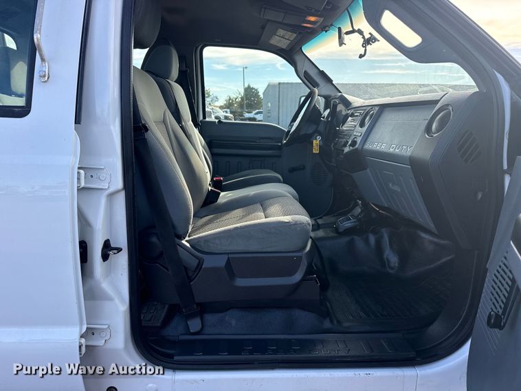 image for item EG1731 2015 Ford F450 Super Duty XL Crew Cab flatbed truck