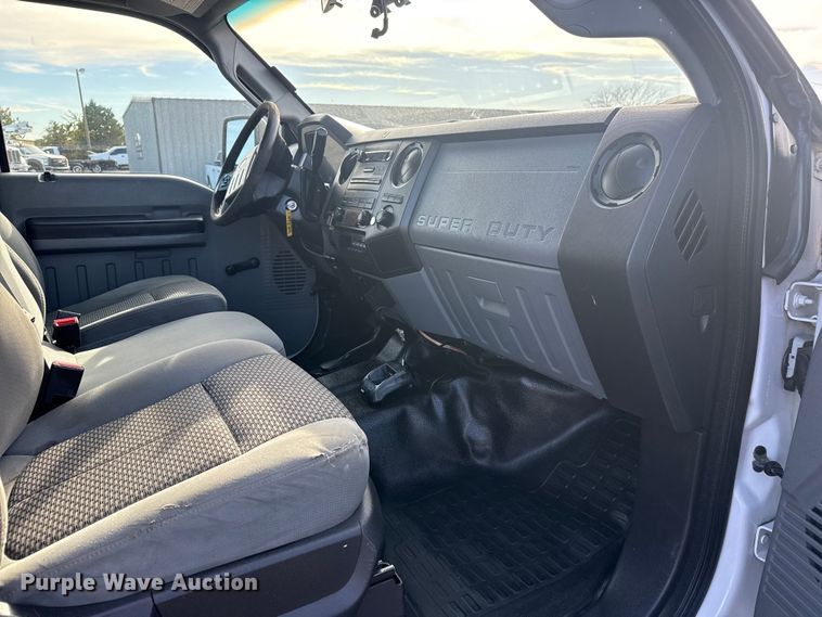 image for item EG1731 2015 Ford F450 Super Duty XL Crew Cab flatbed truck