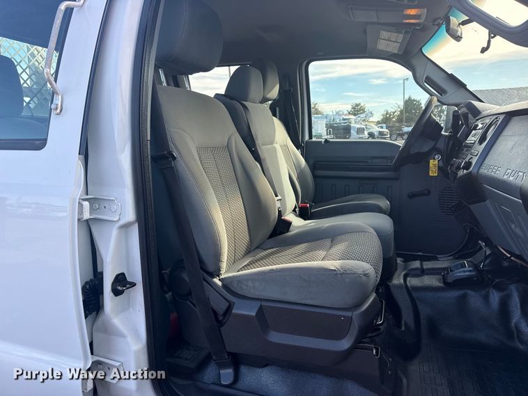 image for item EG1731 2015 Ford F450 Super Duty XL Crew Cab flatbed truck