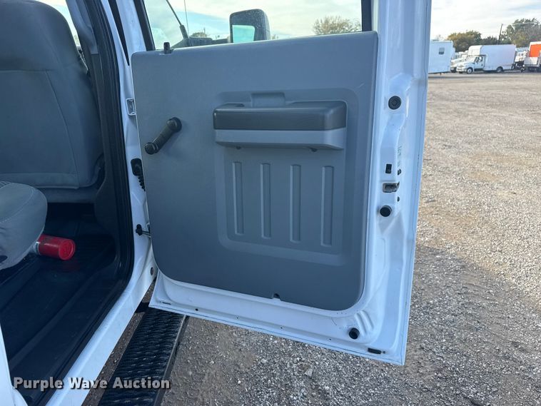 image for item EG1731 2015 Ford F450 Super Duty XL Crew Cab flatbed truck