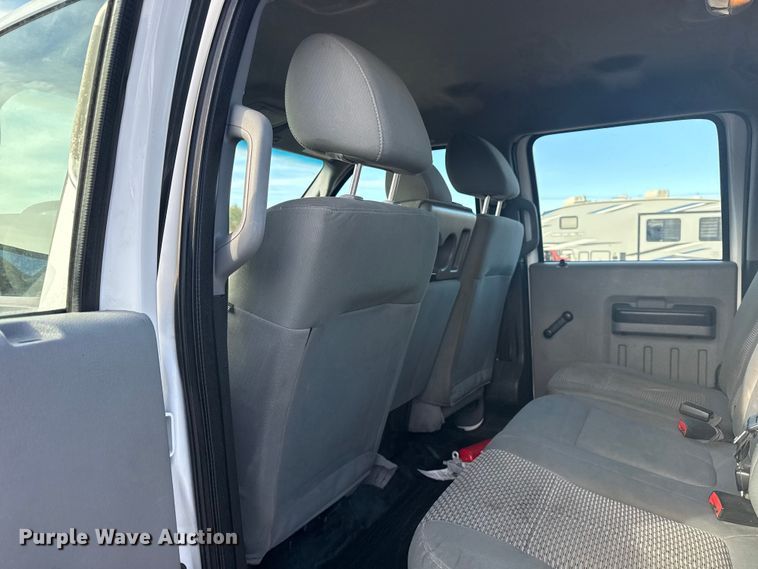 image for item EG1731 2015 Ford F450 Super Duty XL Crew Cab flatbed truck