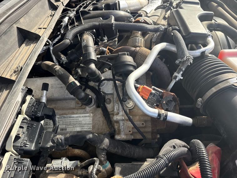 image for item EG1731 2015 Ford F450 Super Duty XL Crew Cab flatbed truck