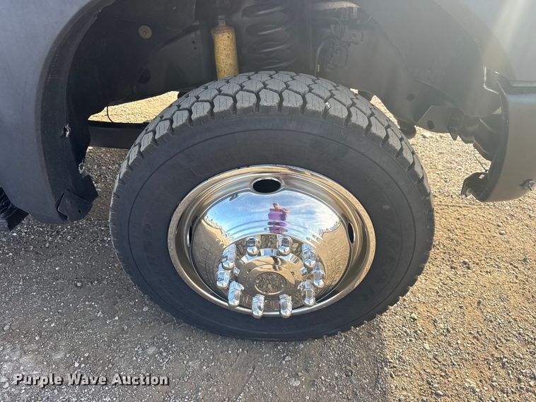 image for item EG1731 2015 Ford F450 Super Duty XL Crew Cab flatbed truck