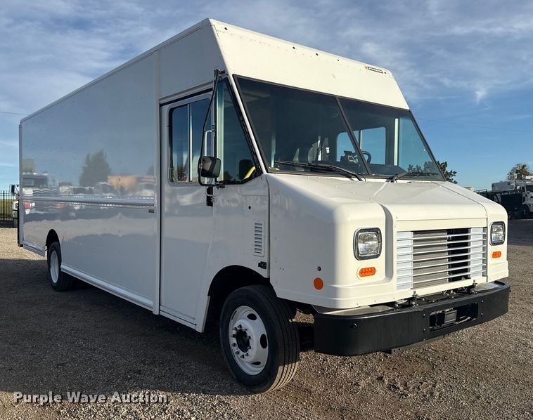 image for item EG1735 2022 Ford Utilimaster delivery truck
