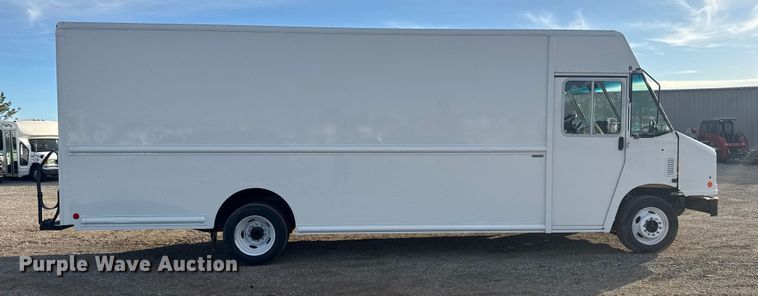 image for item EG1735 2022 Ford Utilimaster delivery truck