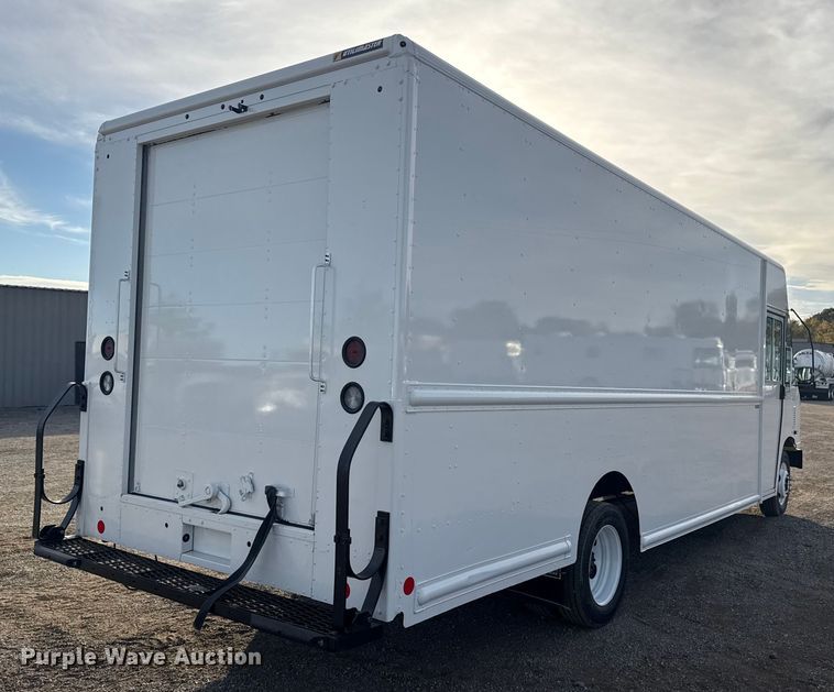 image for item EG1735 2022 Ford Utilimaster delivery truck