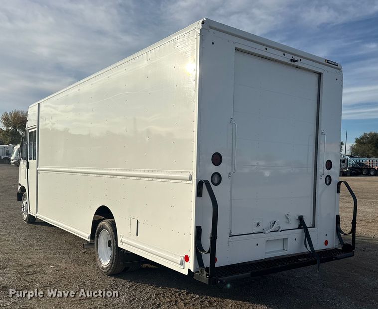 image for item EG1735 2022 Ford Utilimaster delivery truck