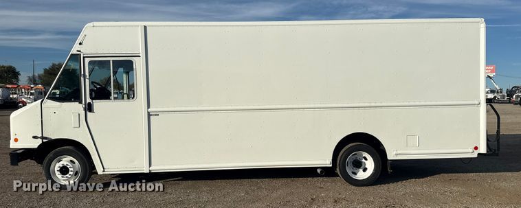 image for item EG1735 2022 Ford Utilimaster delivery truck