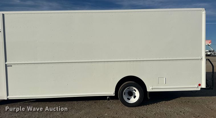 image for item EG1735 2022 Ford Utilimaster delivery truck