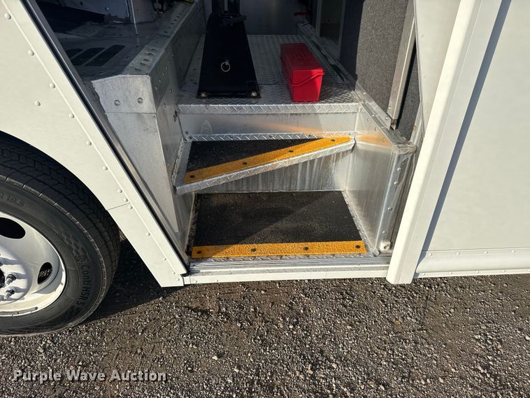 image for item EG1735 2022 Ford Utilimaster delivery truck