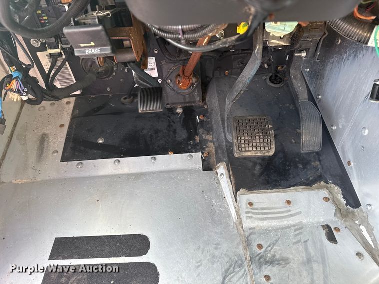 image for item EG1735 2022 Ford Utilimaster delivery truck