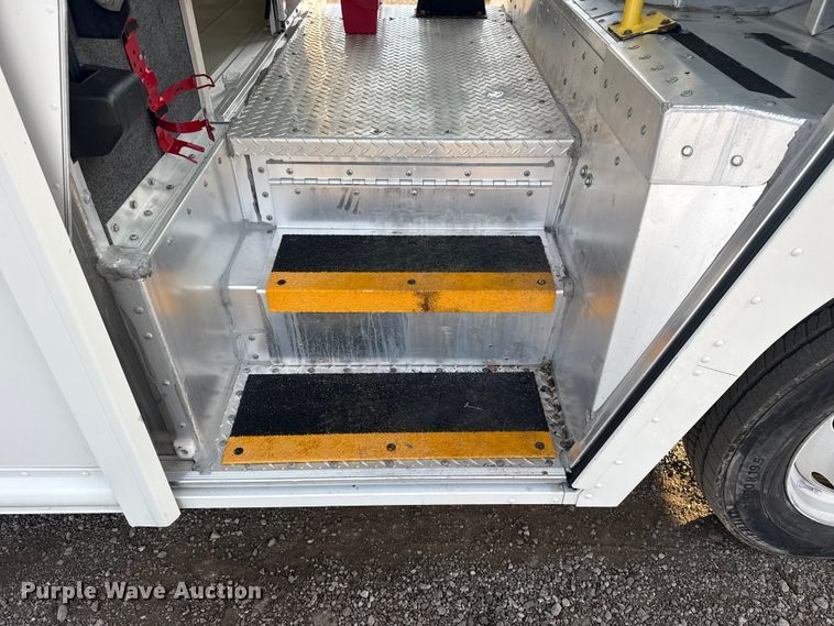 image for item EG1735 2022 Ford Utilimaster delivery truck