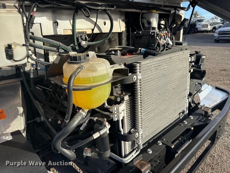 image for item EG1735 2022 Ford Utilimaster delivery truck