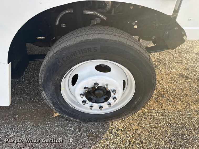 image for item EG1735 2022 Ford Utilimaster delivery truck