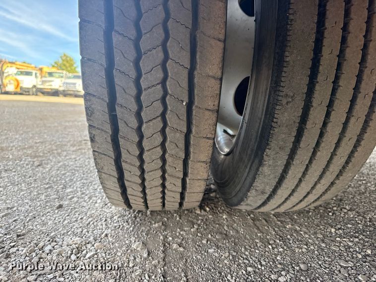 image for item EG1735 2022 Ford Utilimaster delivery truck