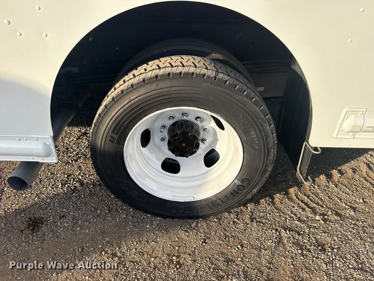 image for item EG1735 2022 Ford Utilimaster delivery truck