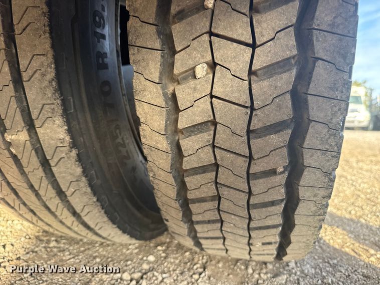 image for item EG1735 2022 Ford Utilimaster delivery truck