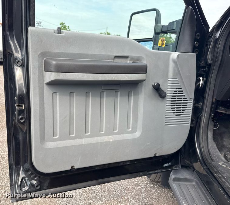 image for item EG5981 2015 Ford F550 box truck