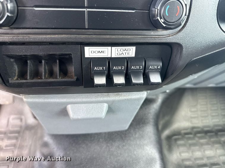 image for item EG5981 2015 Ford F550 box truck