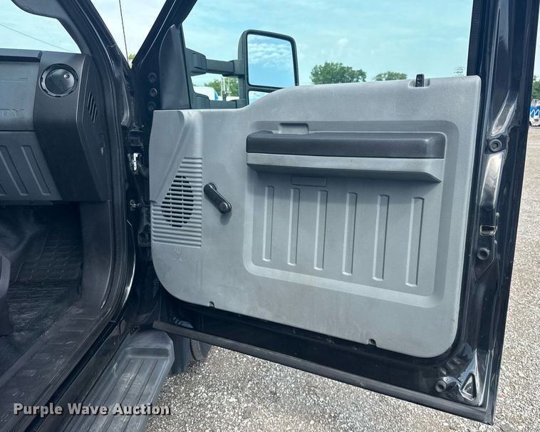 image for item EG5981 2015 Ford F550 box truck