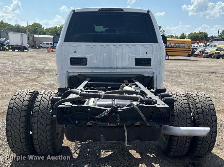 image for item EG6063 2019 Ford F350 Super Duty XL SuperCab pickup truck cab and chassis