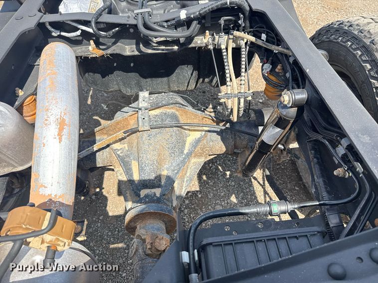 image for item EG6063 2019 Ford F350 Super Duty XL SuperCab pickup truck cab and chassis