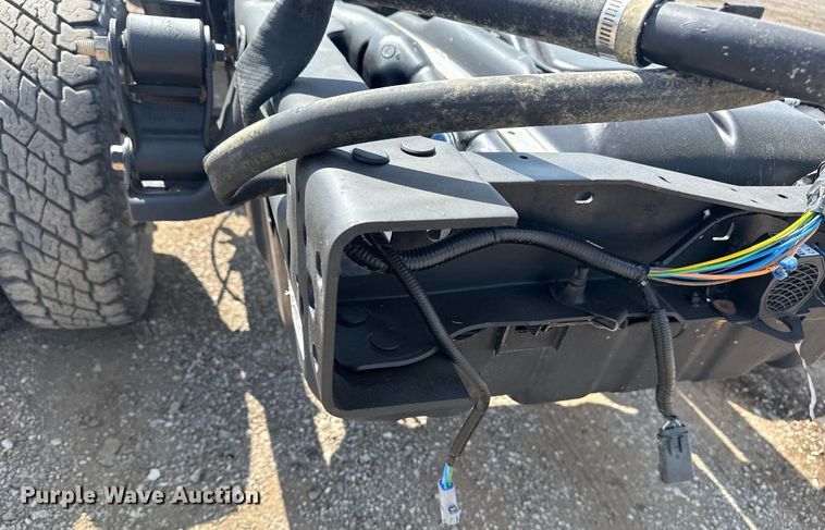 image for item EG6063 2019 Ford F350 Super Duty XL SuperCab pickup truck cab and chassis