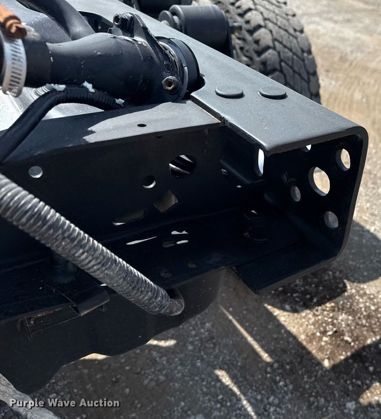 image for item EG6063 2019 Ford F350 Super Duty XL SuperCab pickup truck cab and chassis