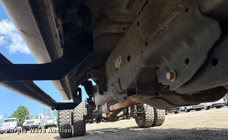 image for item EG6063 2019 Ford F350 Super Duty XL SuperCab pickup truck cab and chassis