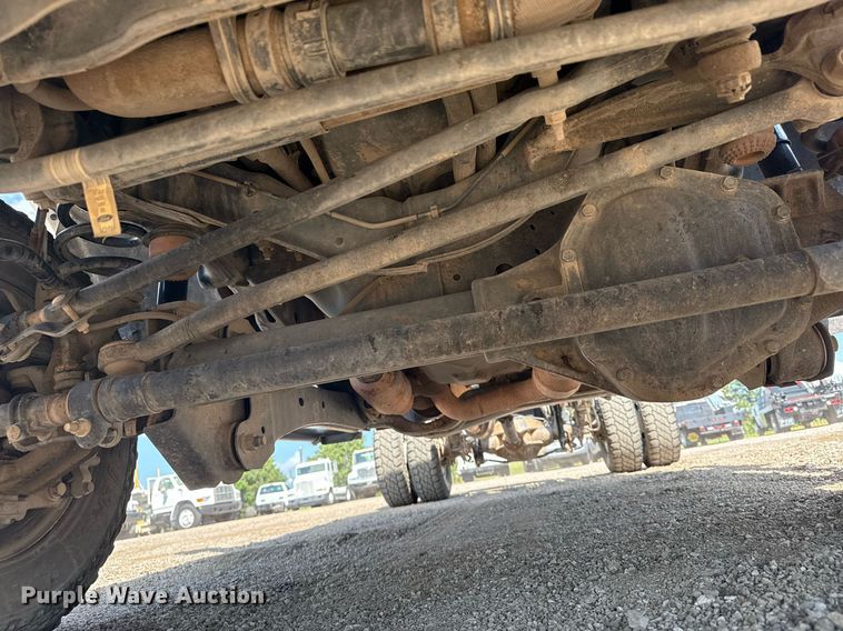 image for item EG6063 2019 Ford F350 Super Duty XL SuperCab pickup truck cab and chassis