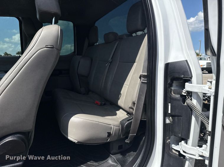 image for item EG6063 2019 Ford F350 Super Duty XL SuperCab pickup truck cab and chassis